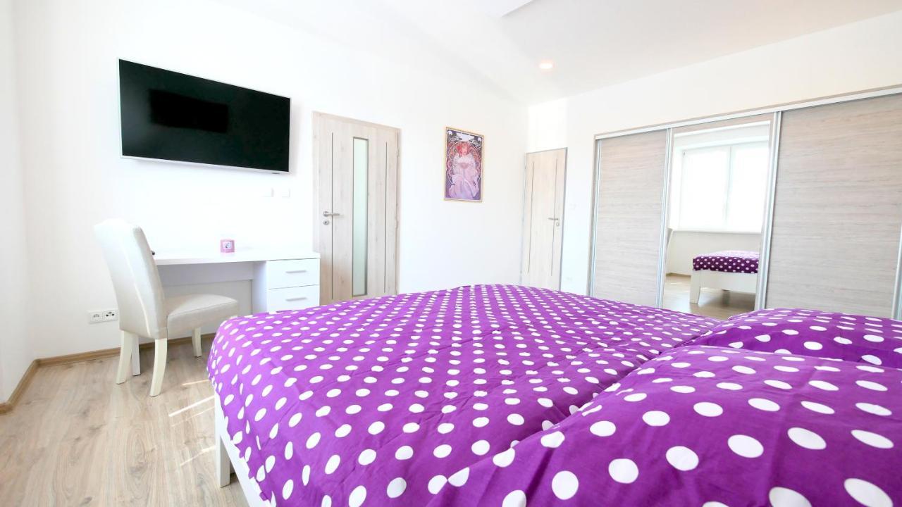 Apartman U Louckeho Klastera 2 Plus Kk ซนอยโม ภายนอก รูปภาพ